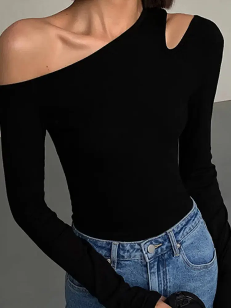 ファッションスキューカラーオフショルダー長袖 Tシャツ女性の春の新固体スリムフィットクロップトップセクシーな中空アウト Tシャツシャツ