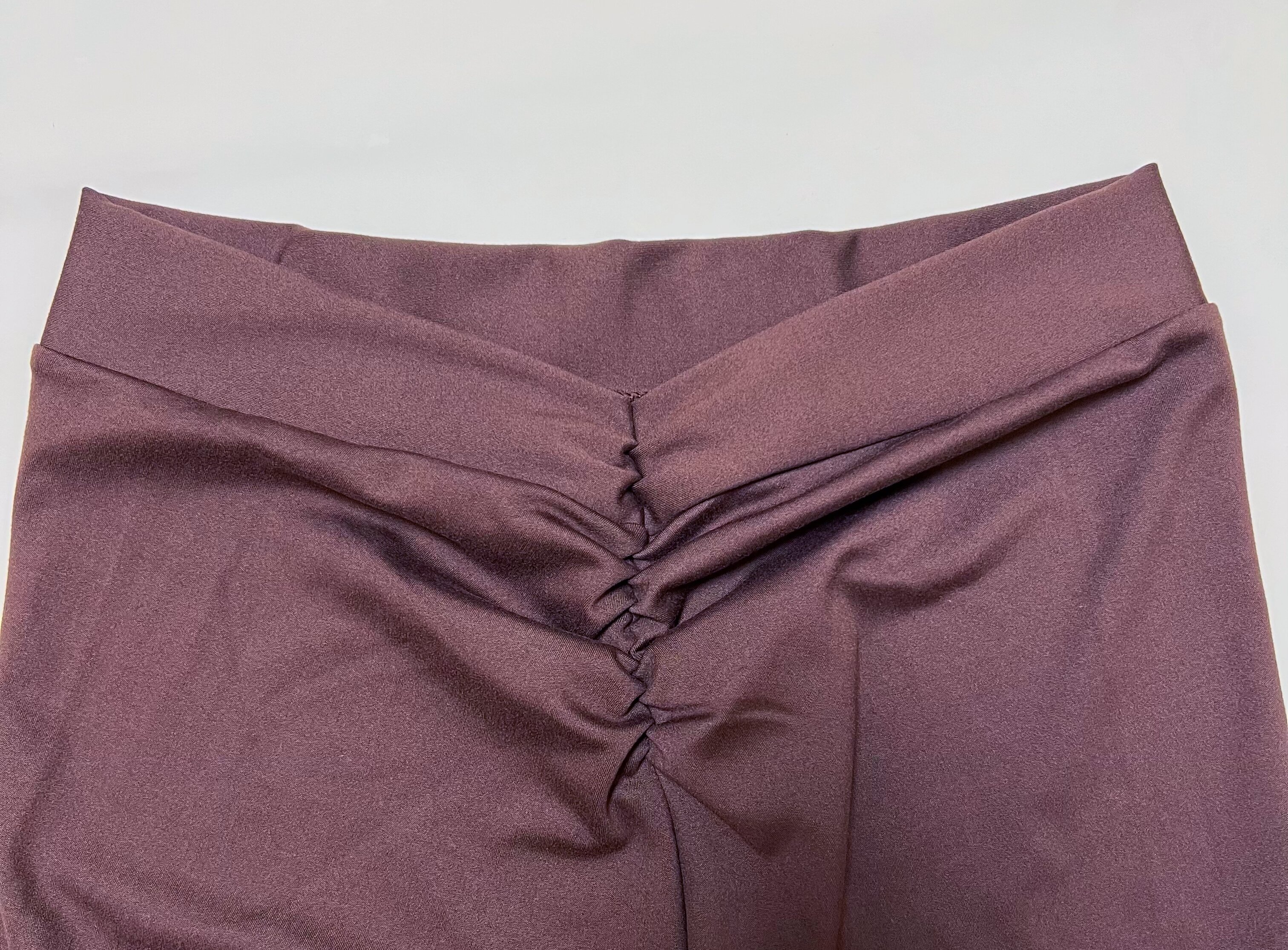 Mallas deportivas de Yoga con espalda en V para mujer, mallas deportivas de cintura alta para gimnasio, pantalones de entrenamiento elásticos con corte en V, mallas de entrenamiento