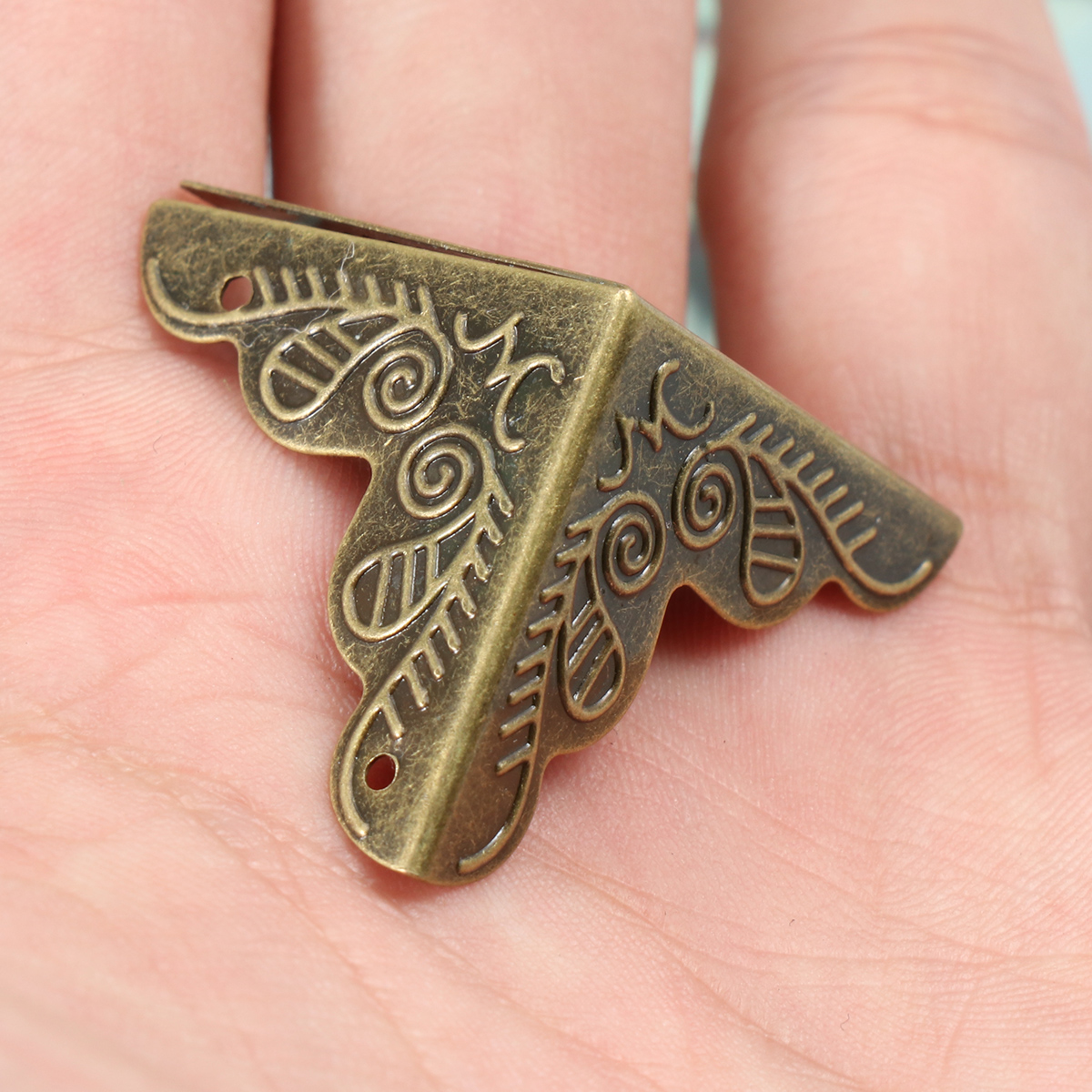 絶妙な金属製のコーナープロテクター、家具プロテクター、ギフトボックス用カバーパッド、ヴィンテージガード、30個