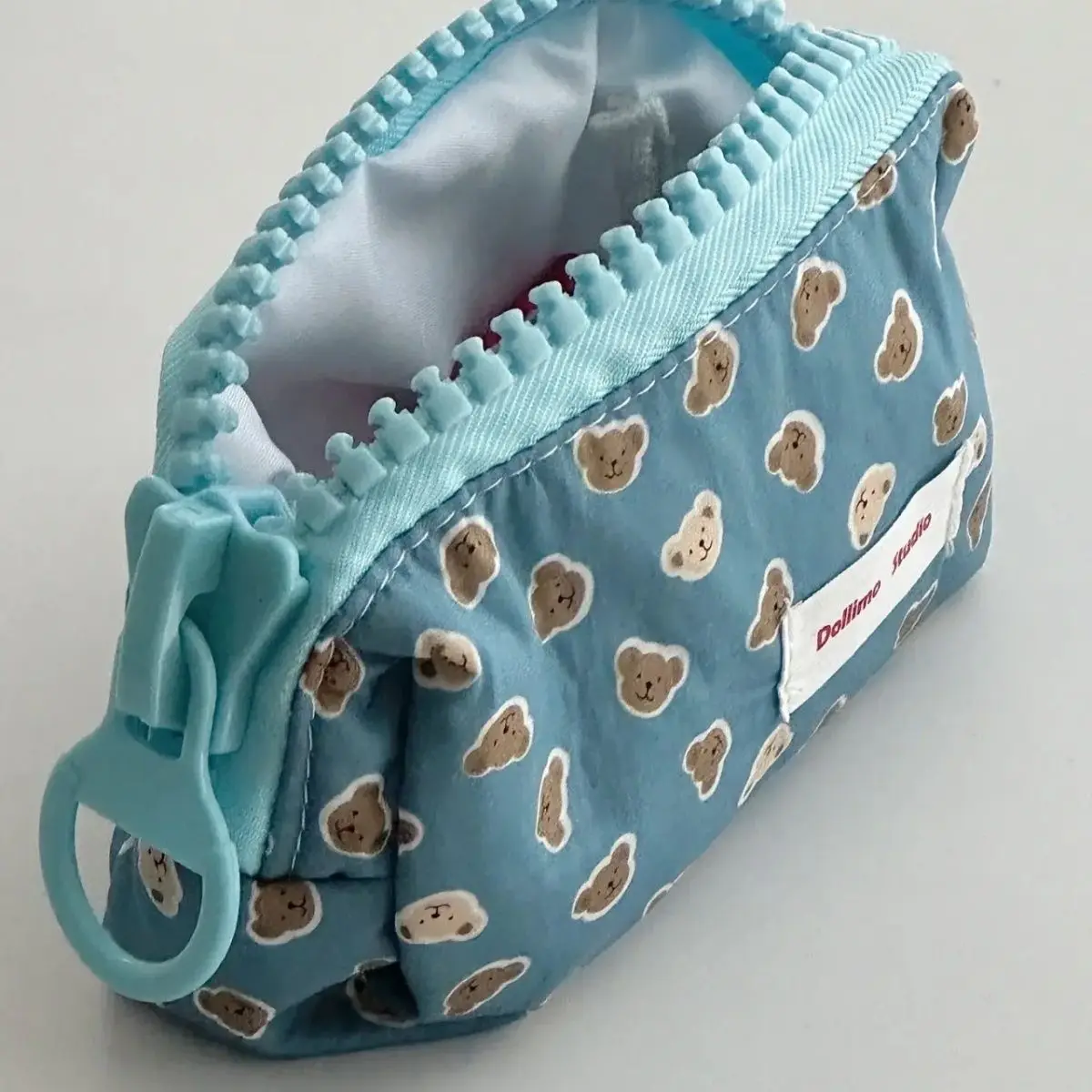 ISKYBOB-Bolsa de almacenamiento de cosméticos con oso de dibujos animados para mujer, organizador de maquillaje de invierno con cremallera grande, bolsa de papelería, estuche para lápices, regalo 2025