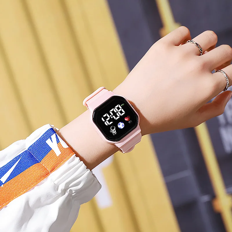Orologio per bambini Sport LED Orologi digitali Calcio Cinturino in silicone Orologio da polso elettronico impermeabile per bambini Ragazzi Ragazze Regali