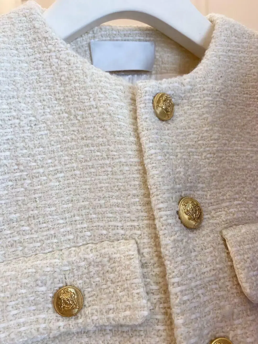 2025 abrigo de Tweed de lana moda de gama alta botón dorado corto temperamento delgado primavera y otoño abrigos coreanos chaqueta de mujer