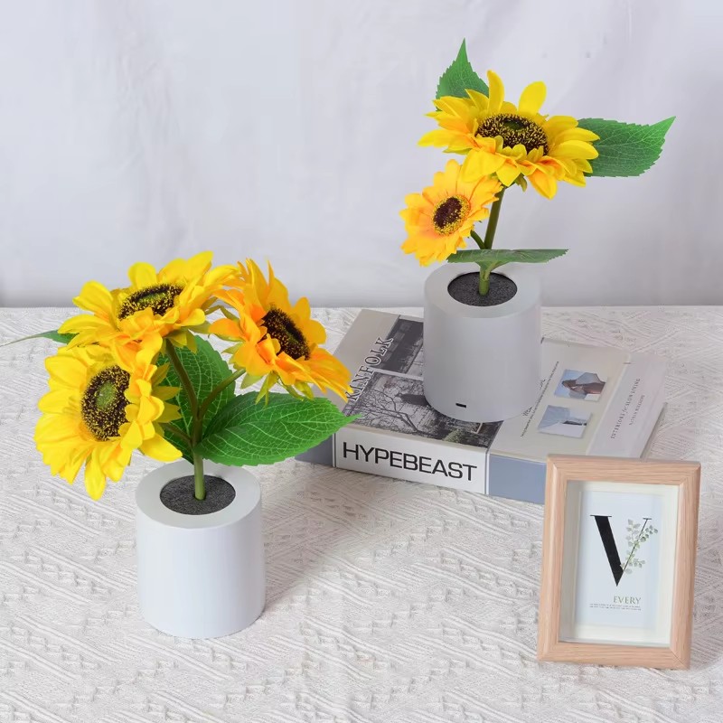 Lámpara de mesa creativa para dormitorio, girasol Artificial recargable por USB, decoración de cabecera para el hogar, regalo de cumpleaños para novia, luz nocturna