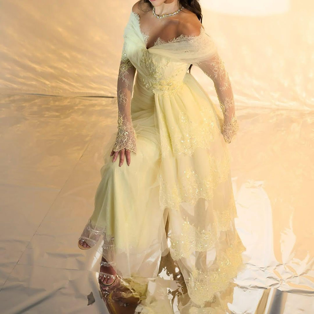 Maßgeschneiderte A-Linie-Abendkleider, bodenlang, schulterfrei, volle Ärmel, Abendkleid, modisches, drapiertes Partykleid mit Spitze und Pailletten