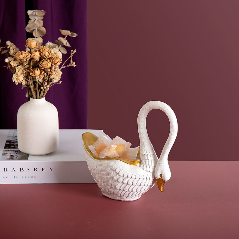 【Large Capacity】Nordic Light Luxury Hallway Key Storage Resin Decoration Couple Swan Living Room Office Storage Decoration