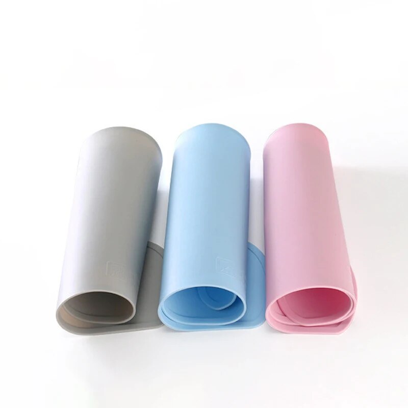 เสื่อให้อาหารสัตว์เลี้ยงสําหรับแมวและสุนัขพร้อม Nonspill Nonslip กันน้ํารั่วอาหารทําความสะอาดง่ายซิลิโคน Placemats