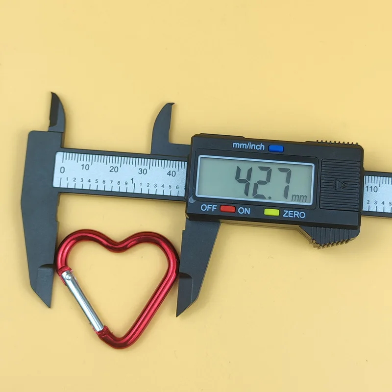 1 ชิ้นรูปหัวใจอลูมิเนียม Carabiner คลิปพวงกุญแจกลางแจ้งพวงกุญแจตะขอขวดน้ําแขวนหัวเข็มขัดชุดเดินทางอุปกรณ์เสริม