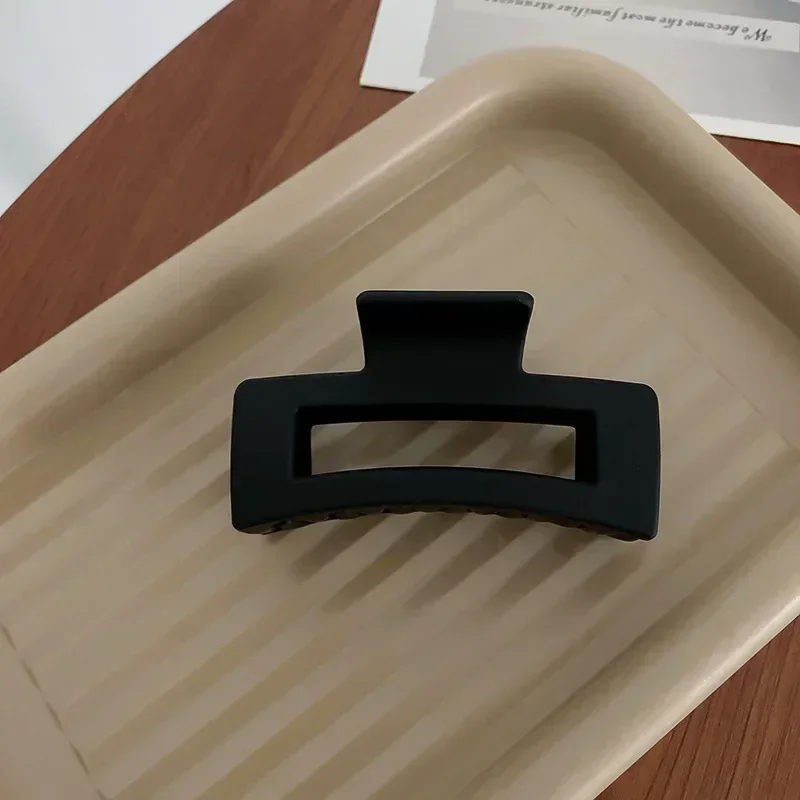 Acrílico fosco geométrico quadrado oco garras de cabelo para mulheres simples versátil premium ao ar livre esportes tubarão clipes acessórios