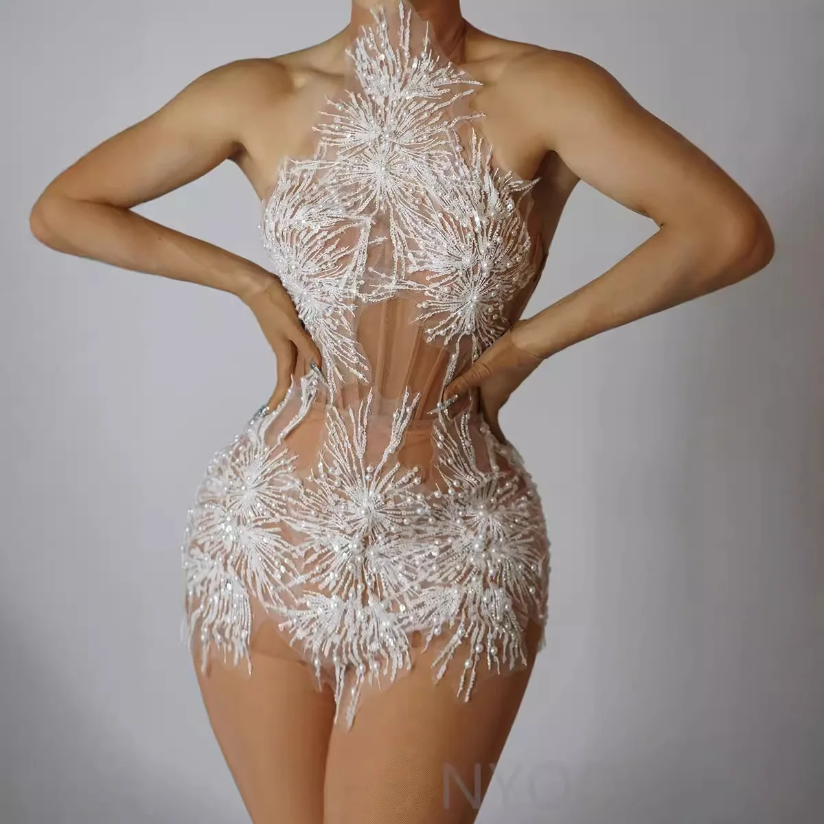 Vestido impresionante de malla transparente con perlas de copo de nieve blanco para mujer, disfraz Sexy para fiesta de cumpleaños y actuación en el escenario
