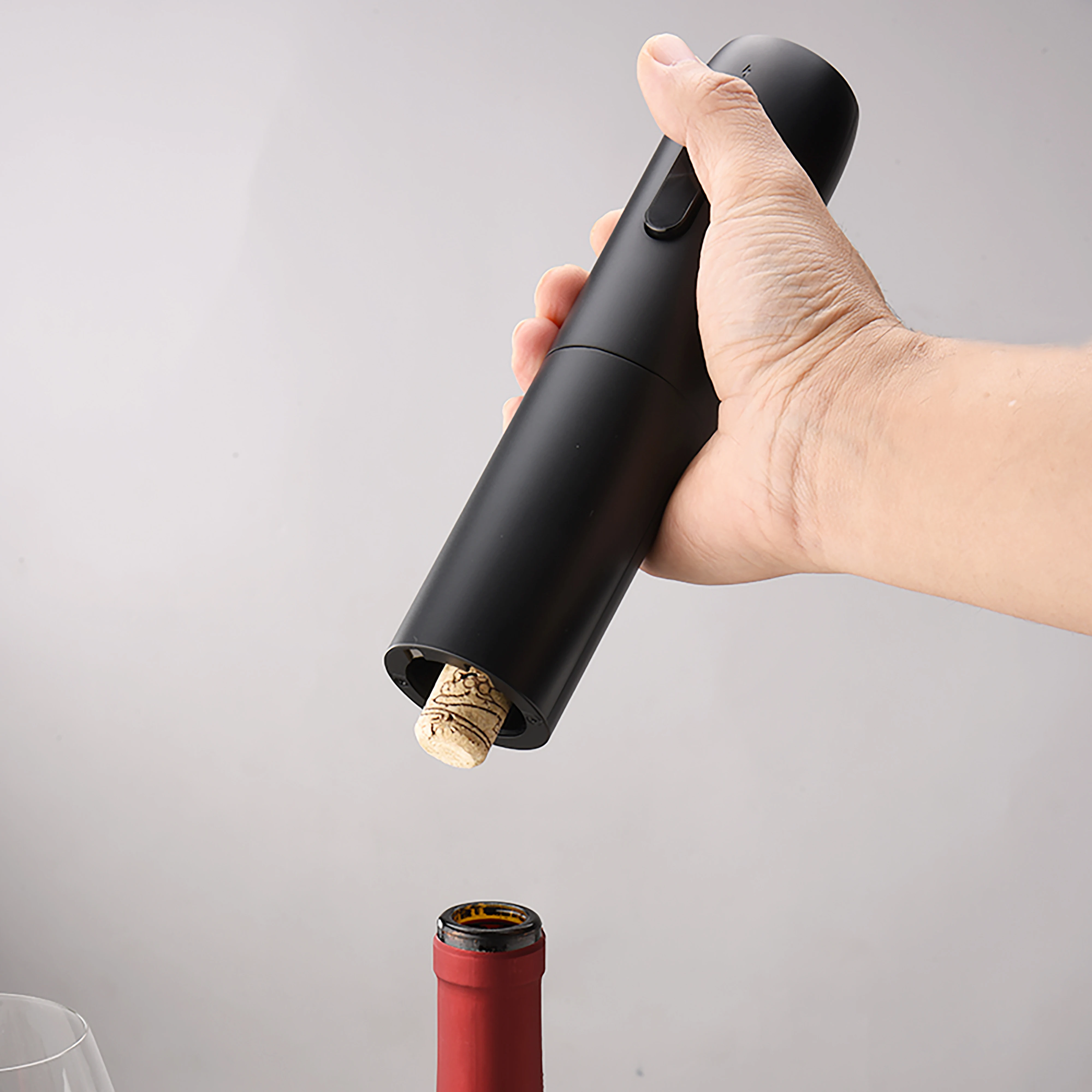 ที่เปิดขวดไวน์ไฟฟ้า Corkscrew ไวน์แดงอัตโนมัติพร้อมฐานชาร์จหรือแบตเตอรี่เครื่องมือไวน์ผลิตภัณฑ์ครัว