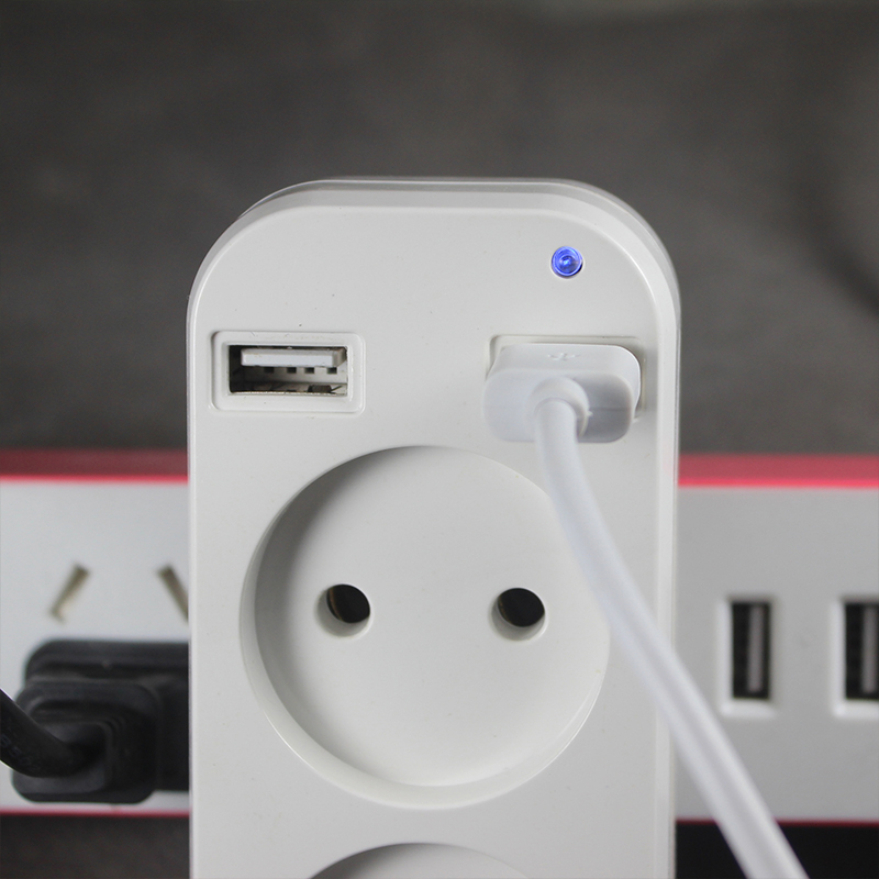ปลั๊กแปลง USB สองช่องแบบพกพาปลั๊กแปลงอเนกประสงค์ปลั๊กแปลงอเนกประสงค์เยอรมันฝรั่งเศสรัสเซีย