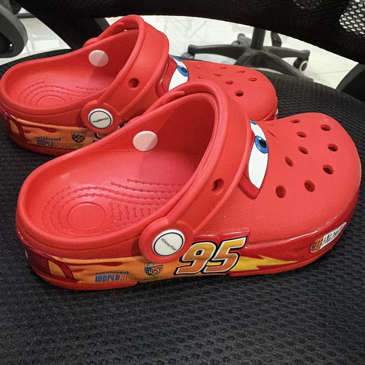 Disney Pixar Lightninged Mcqueens Cartoon Solid Waterproof Slippers Fit Children Outdoor Sandals Breathable EVA Shoes Xmas Gift