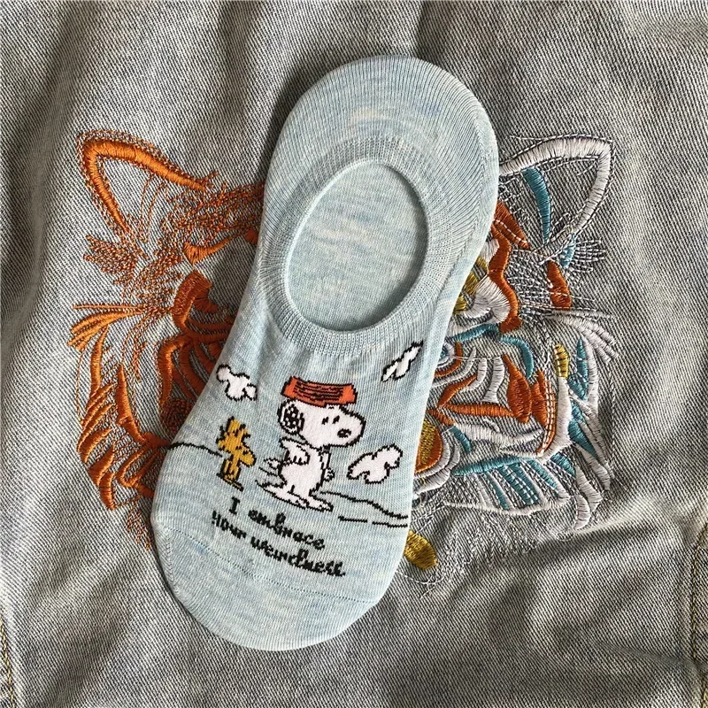 Calcetines Snoopy para niña, calcetines invisibles informales y versátiles a la moda con dibujos animados de Anime alrededor de calcetines finos antideslizantes y transpirables, regalo para mujer