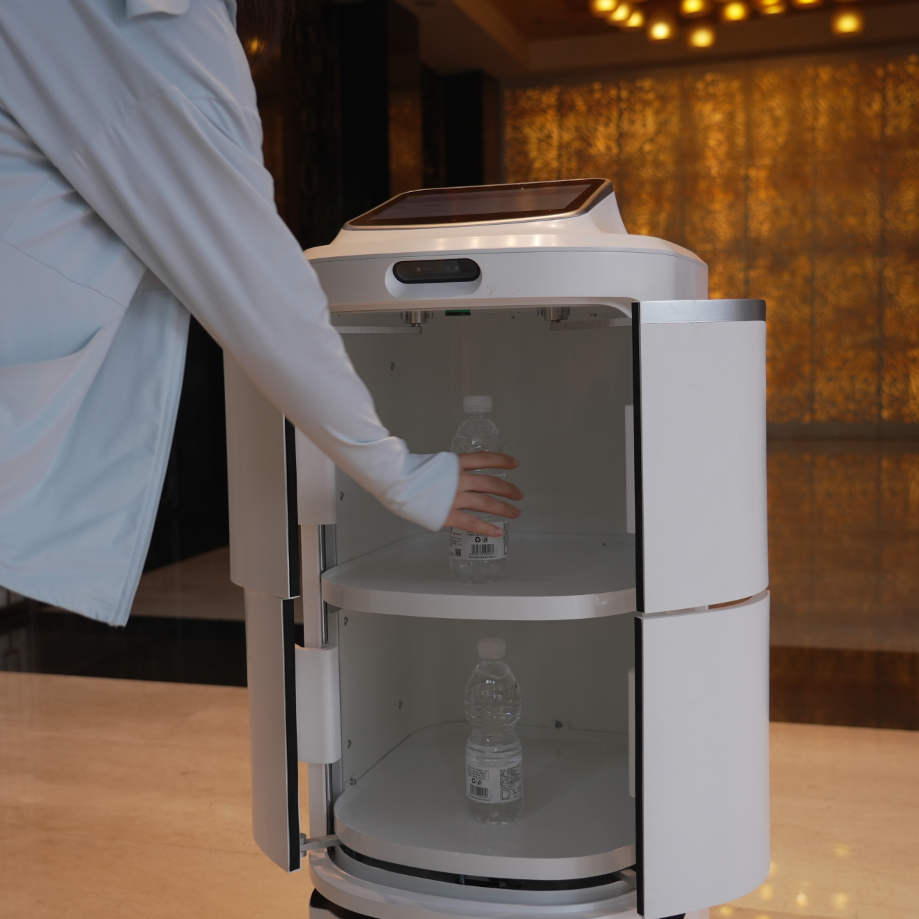 Робот для доставки еды в отеле Робот для экспресс-доставки Программируемый интеллектуальный робот для обслуживания лифта