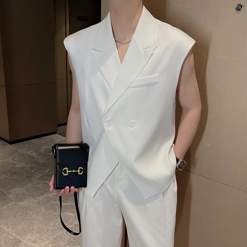 Męska czarna biała krótka kamizelka bez rękawów w jednolitym kolorze 2024 Summer New Trend Personality Design Casual kamizelka z karbowanym kołnierzem