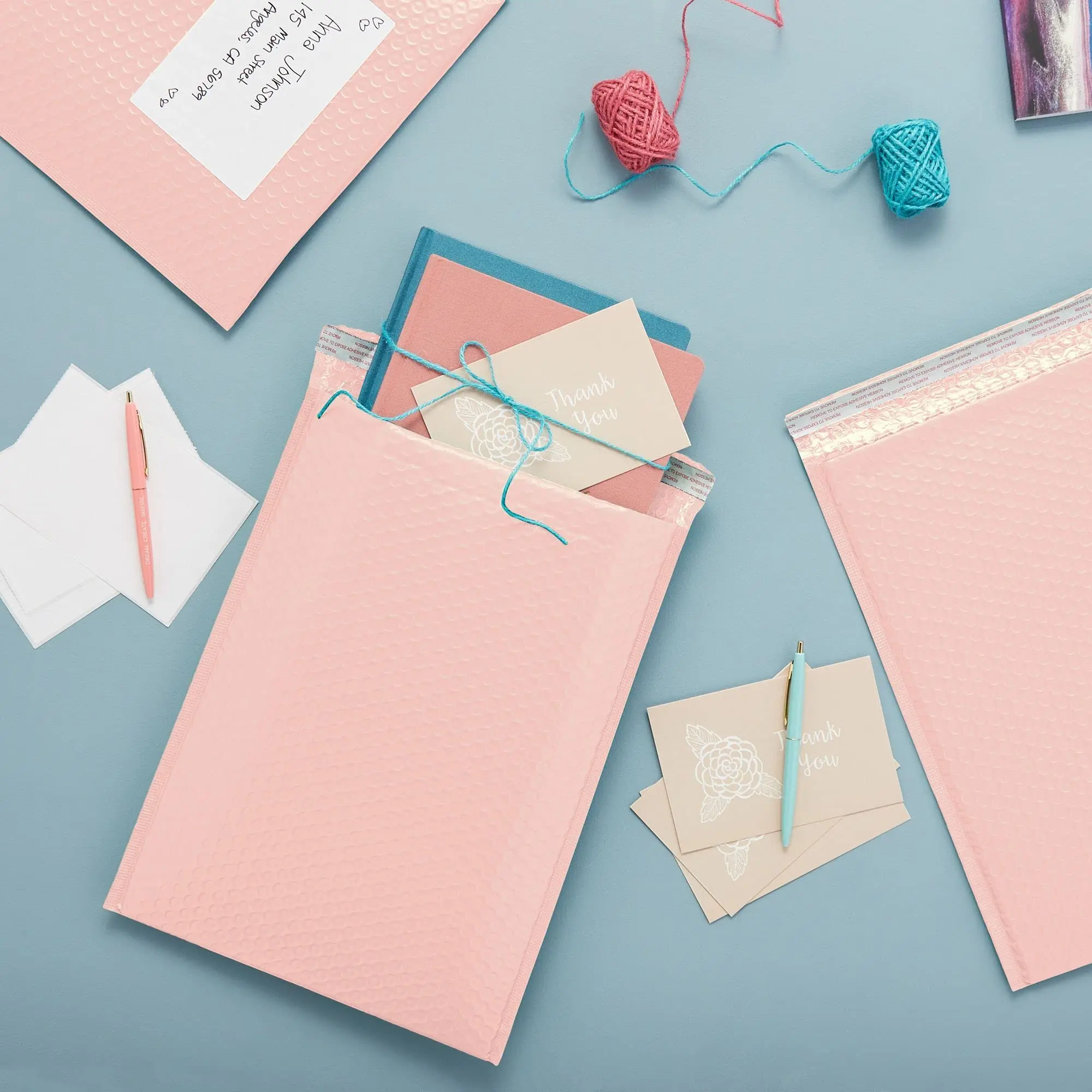 Bubble Mailers สีชมพูการจัดส่งกระเป๋าขนาดเล็กธุรกิจสี Padded Mailing Envelopes Opaque Matte Self Seal Bags
