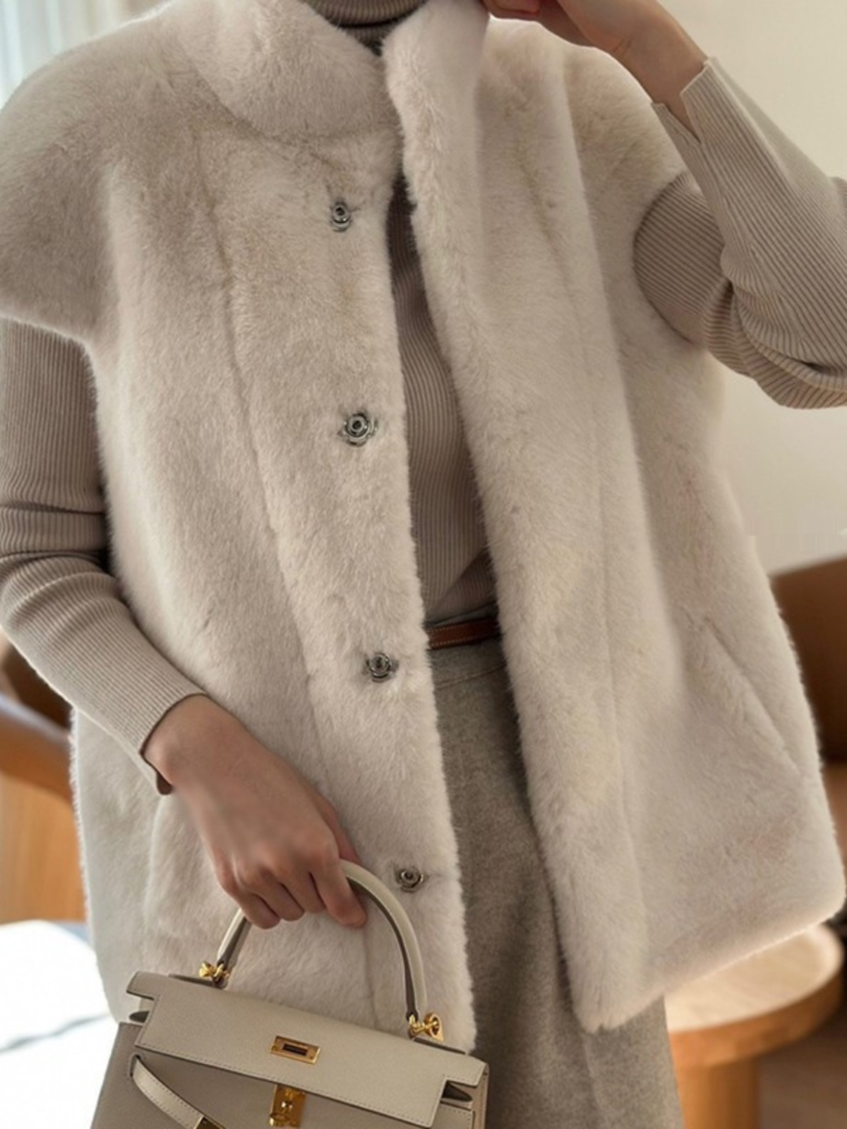 2024 新しい女性のファッショナブルなハイカラー毛皮のベスト暖かさ痩身ショートアウター防水ミンク模造通勤スタイル