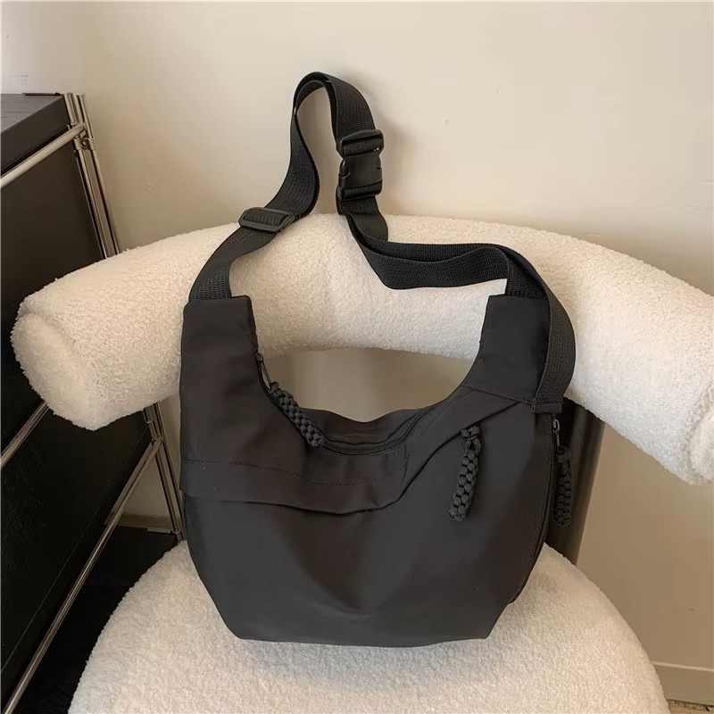 2025 Nowa moda letnia duża pojemność Casual Nylonowa damska torba na ramię Koreańska torba Hobos Młodzieżowa torba na ramię Crossbody