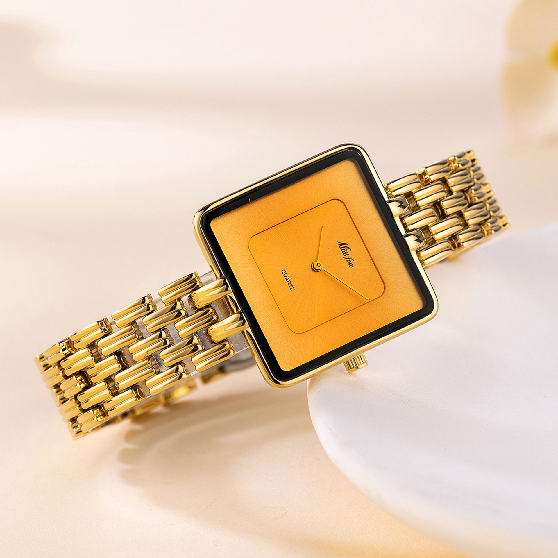 Reloj UTHAI para mujer, marca de lujo ligera de negocios, estilo de Oriente Medio, reloj cuadrado Simple resistente al agua para mujer, relojes de cuarzo a la moda