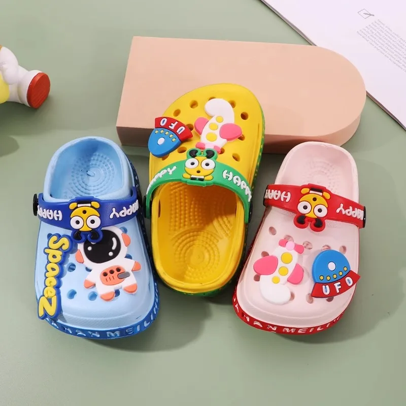 Pantofole per neonati e bambini piccoli, sandali per bambini da 1 a 5 anni Zoccoli per neonati con motivo a foro impermeabili e traspiranti alla moda