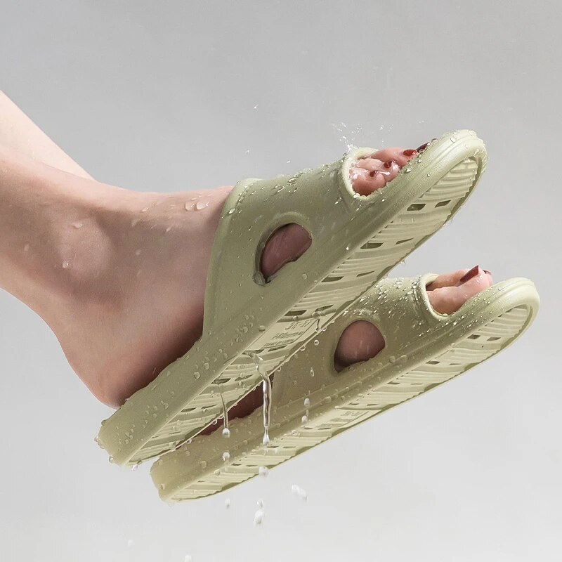 Feslishoet-Pantoufles de douche coordonnantes pour hommes et femmes, pantoufles de maison, poinçonnage, séchage rapide, doux, astronomique