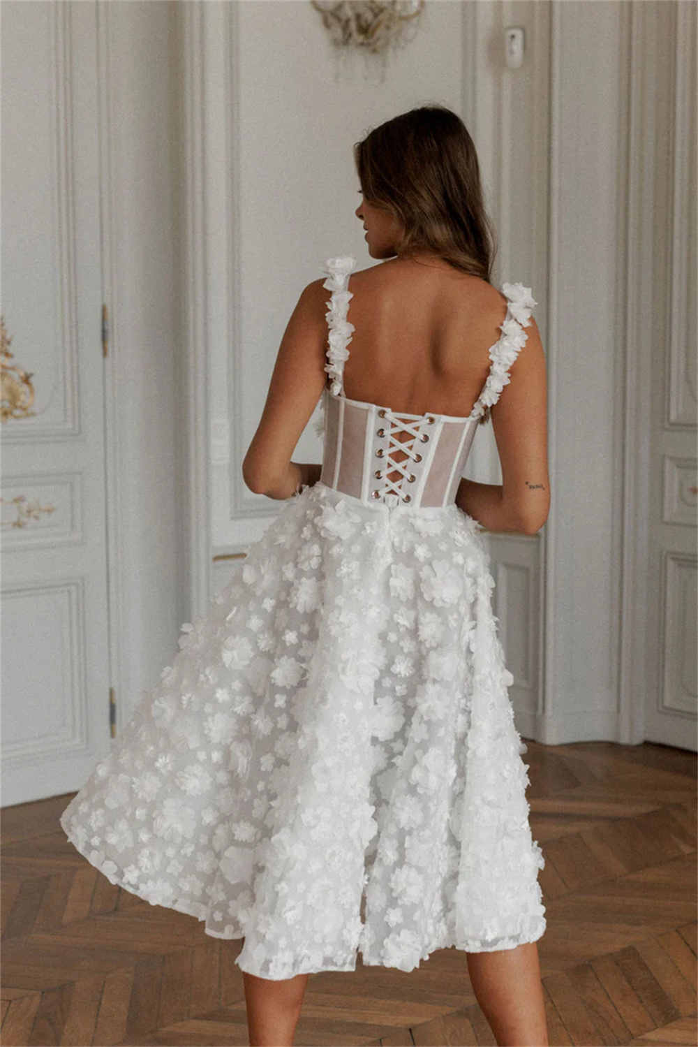 Amanda Lace สปาเก็ตตี้ A-Line robes de soirée V คอเข่า-ความยาวชุดราตรี Applique ชุดแต่งงานวันวาเลนไทน์