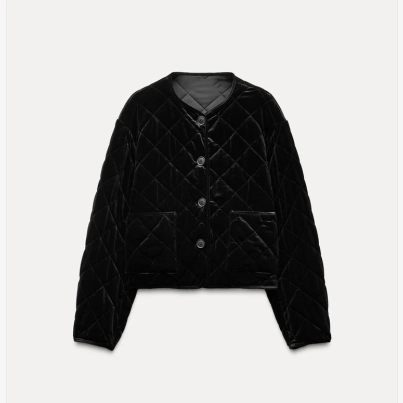 ETJ 2025 Winter Neue Elegante Damenbekleidung aus schwarzem Samt mit Rundhalsausschnitt, gesteppte Langarm-Baumwolljacke, Jacke 9828986