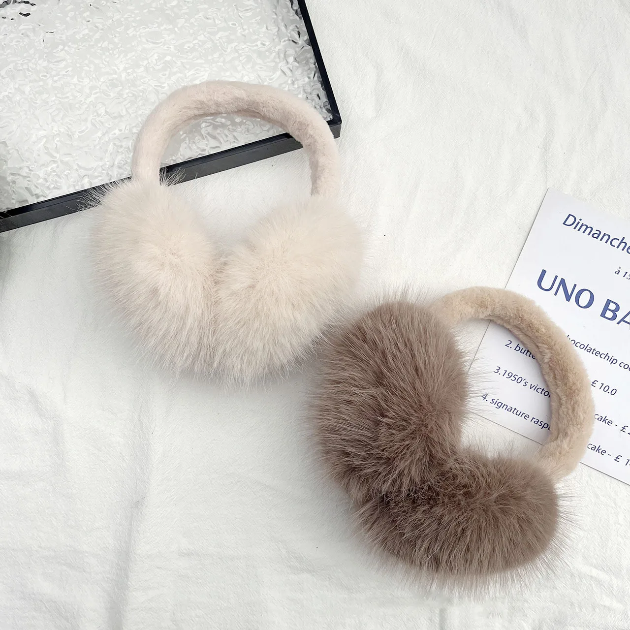 Bonitos auriculares de piel de felpa para mujer, orejeras cálidas de invierno, tapones para los oídos de piel Lisa de Cachemira suave, cubierta para los oídos Unisex a la moda, suministros para exteriores