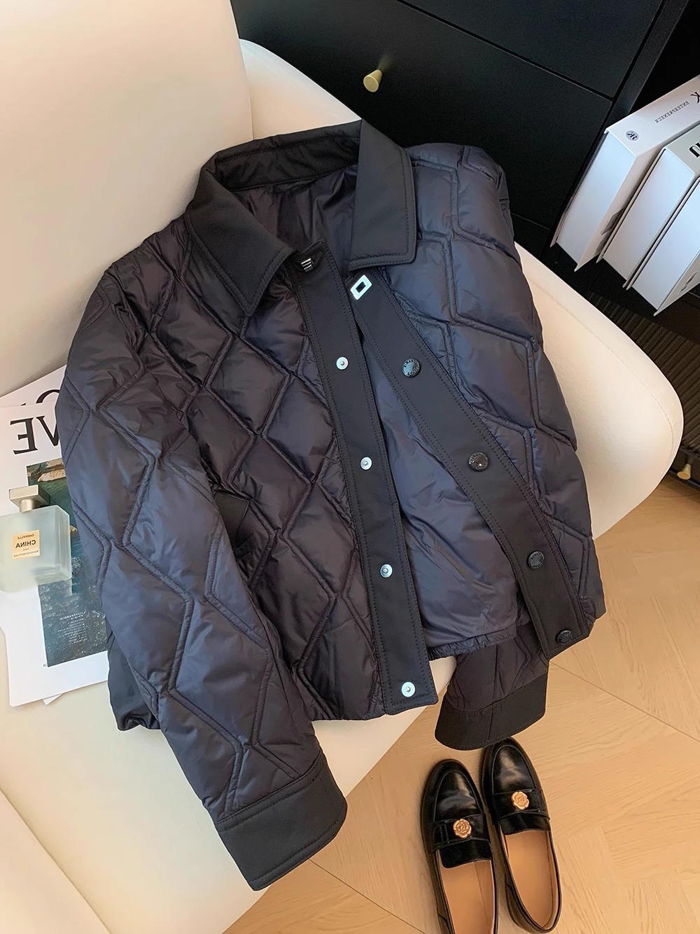 レトロヘップバーンスタイルピュアカラーダイヤモンドグリッドダウンコットンジャケット女性の秋冬ファッションルーズ軽量暖かいコットンコート