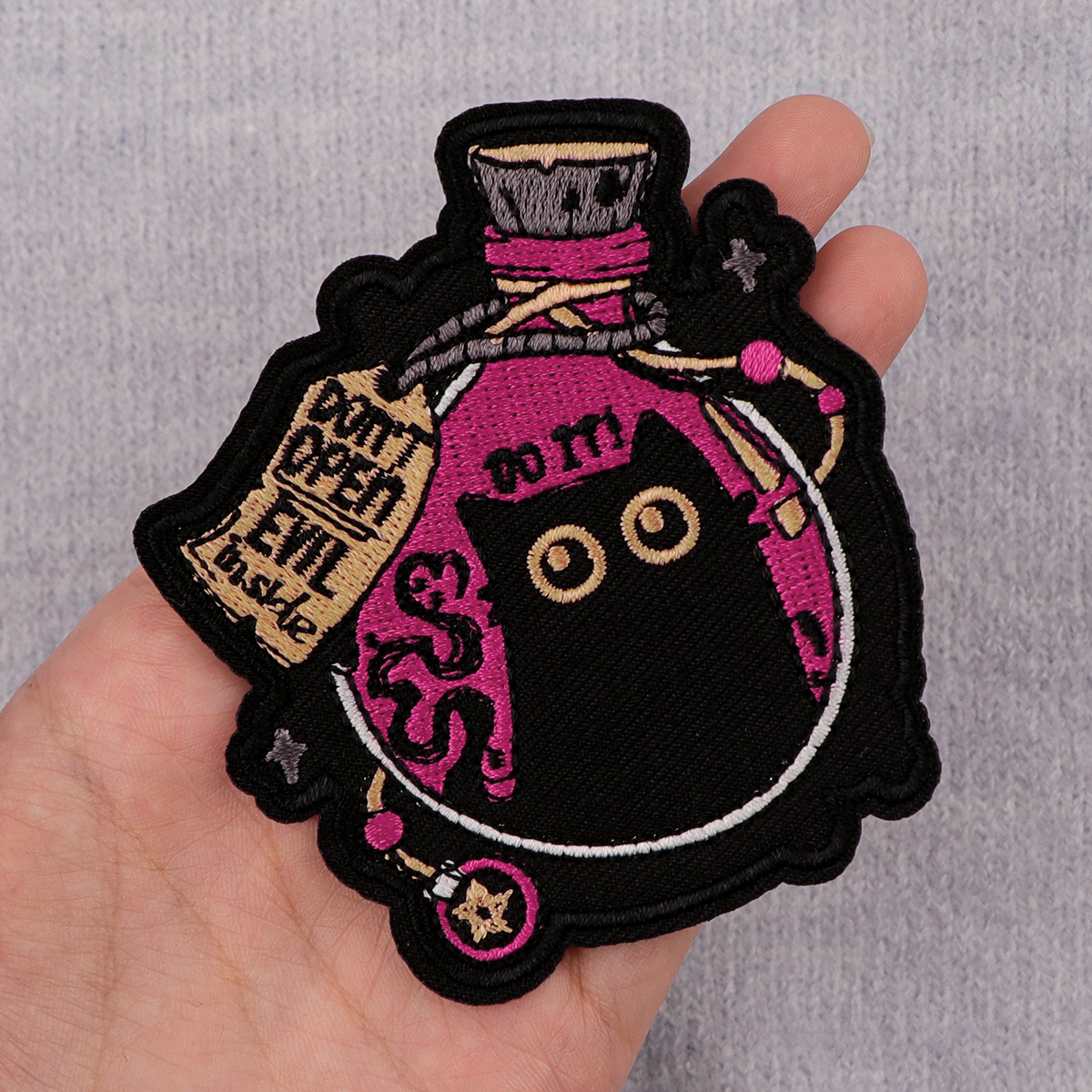 Cotação dos desenhos animados requintado bordado remendo emblema ferro em pano apliques termo adesivo para jaqueta camiseta diy