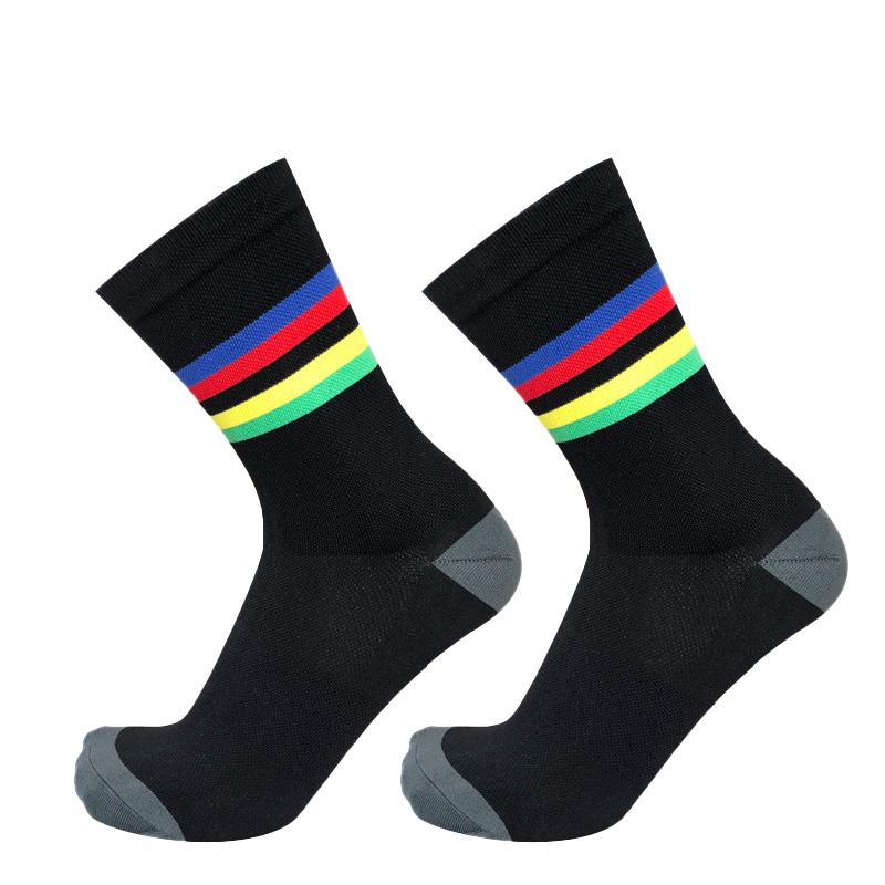 Nuevos calcetines profesionales de carrera para ciclismo, calcetines deportivos a rayas, calcetines transpirables para ciclismo al aire libre, calcetines para hombre y mujer, calcetines de ciclismo para hombre