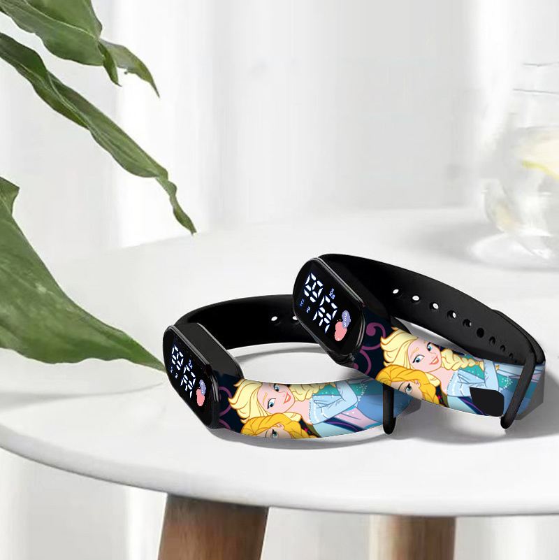 Disney นาฬิกาเด็กผู้หญิง Frozen สร้อยข้อมือกีฬาหน้าจอสัมผัสสำหรับเด็กกันน้ำนาฬิกาดิจิตอลสำหรับผู้หญิงของขวัญที่สวยงามจัดส่งจากผู้ผลิต