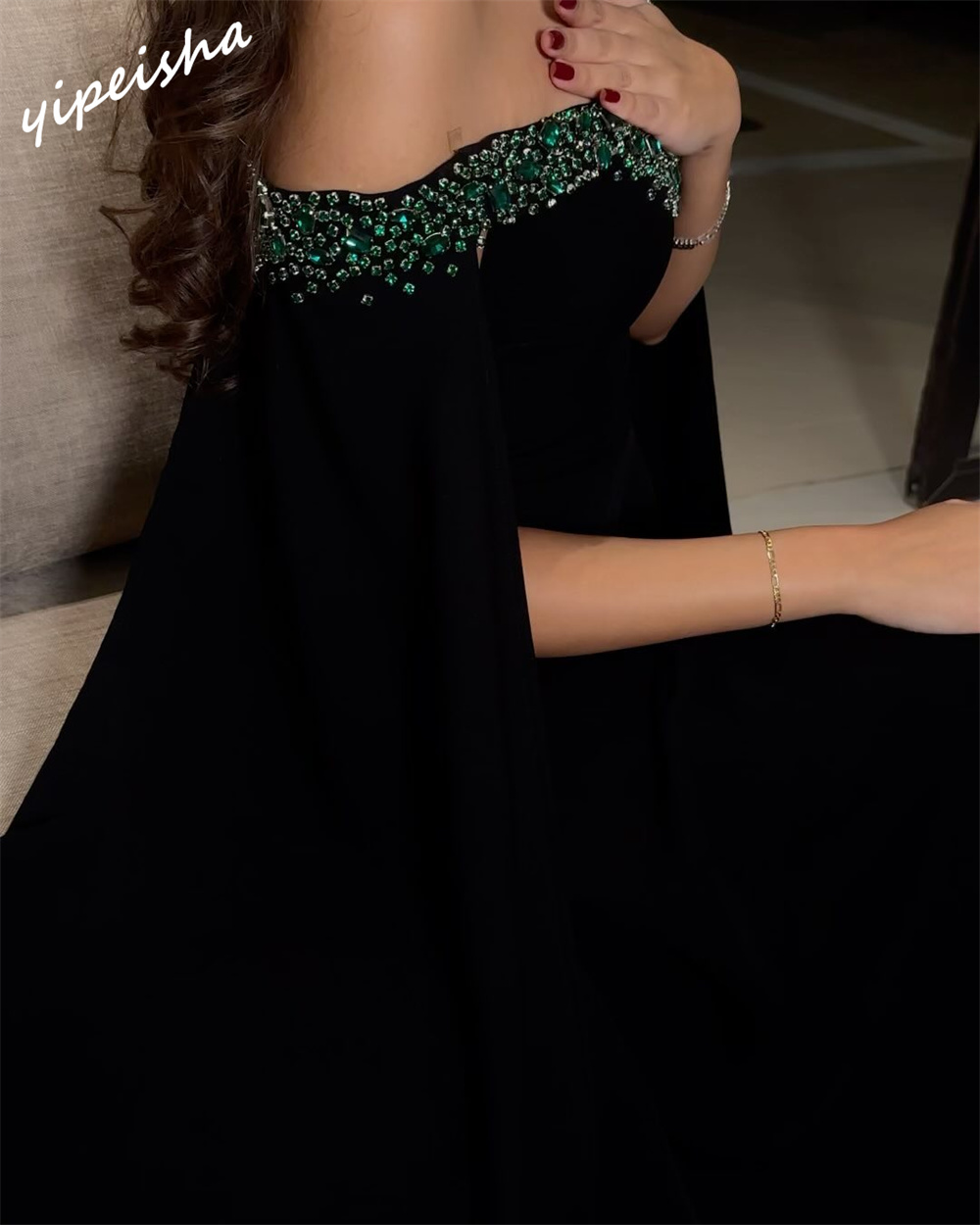 Personalizado requintado fora do ombro a linha até o chão es strass chiffon vestidos personalizados