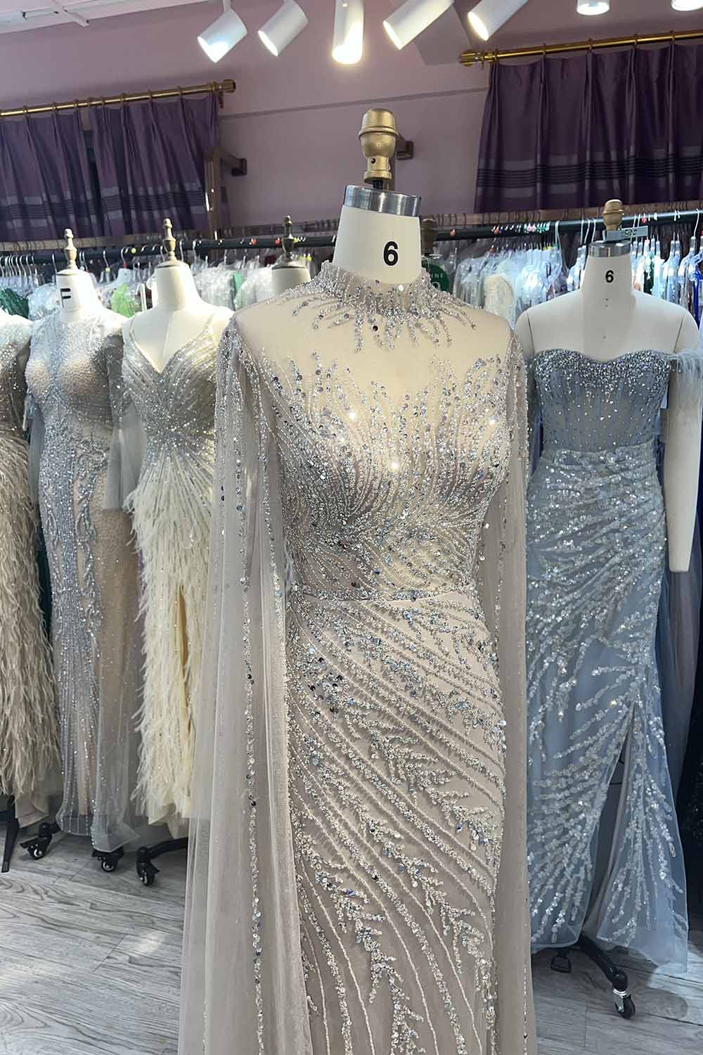 YQLNNE luxe nu cristaux faits à la main robe de soirée avec manches longue sirène col haut Tulle perlé robes formelles 049