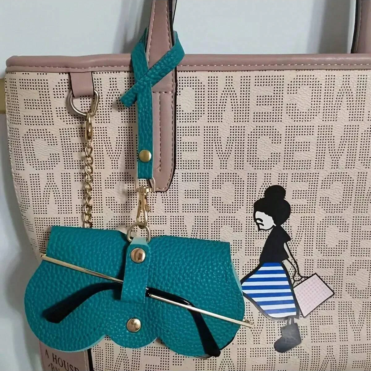 1pc Litchi Custodia per occhiali in rilievo Carino appeso Occhiali da sole in pelle PU Occhiali da lettura Borsa portaoggetti Porta occhiali da viaggio portatile