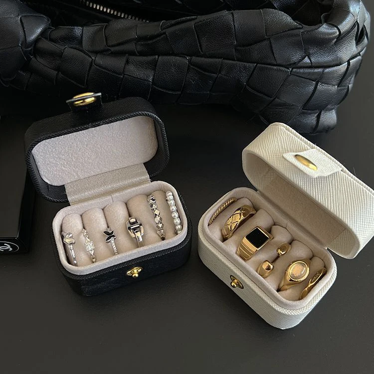 Mini portátil pequeno saco de armazenamento de jóias viagem simples anel de couro colar brincos caixa de armazenamento organizador exibição caixa de presente