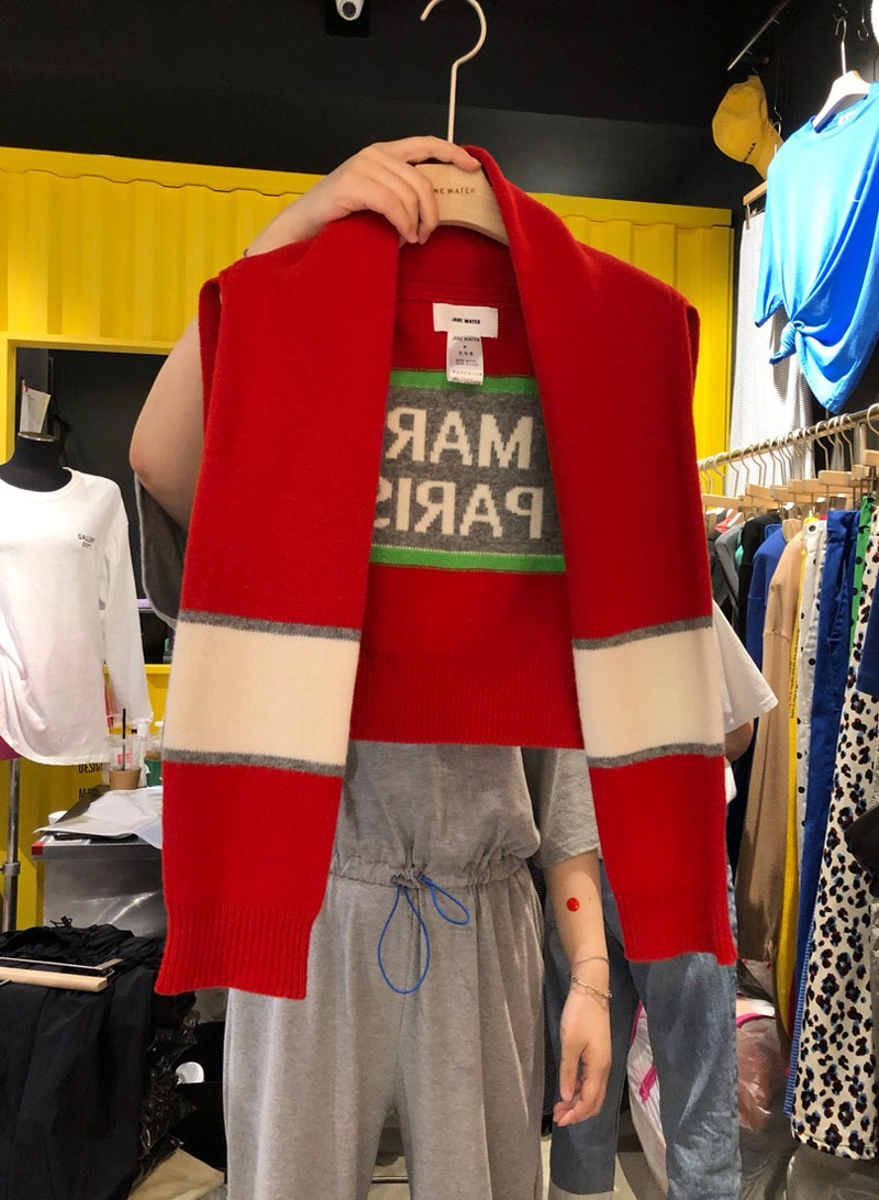 ファッショナブルなニットカラーブロックスカーフショルダーラップ女性の上着甘いトップトレンディな綿生地レギュラー丈春 2024