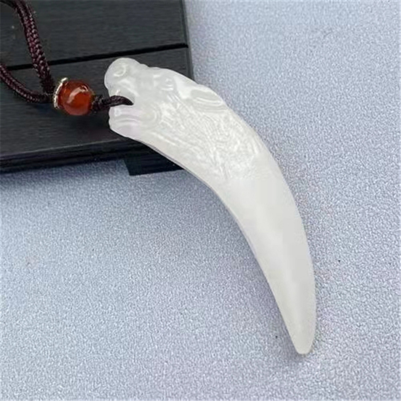 Wholesale Imitation Xinjiang Hetian Jade Wolf Tooth Pendant Jade Crafts Men's and Women's Wolf Tooth Jade Pendant