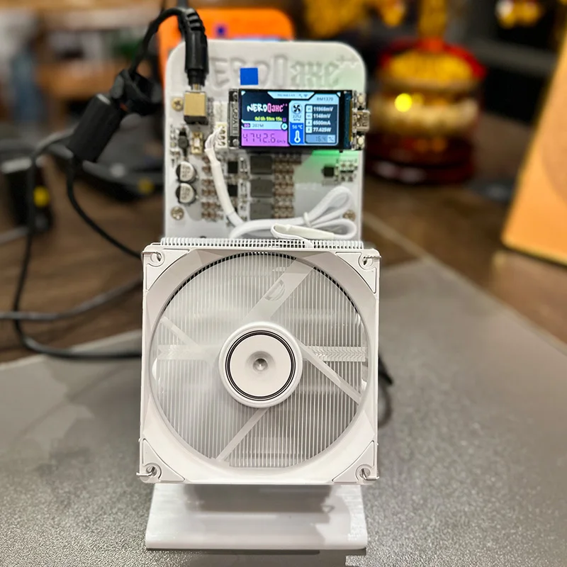 Bitaxe NerdQaxe++ 4.8TH/s Bitcoin Miner com 4 BM1370 Asic Chips Solo BTC Mining Machine 68W 2.4G WiFi Open-Source