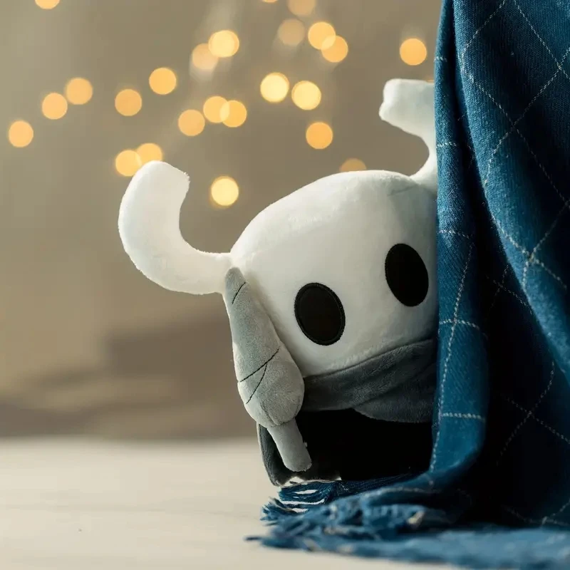 10.63in Hollow Knight Plush ของเล่นเกม Hollow Knight ตุ๊กตา AnimalPlush ตุ๊กตาของเล่นเด็กวันเกิดวันหยุดสําหรับชายอีสเตอร์ของขวัญ
