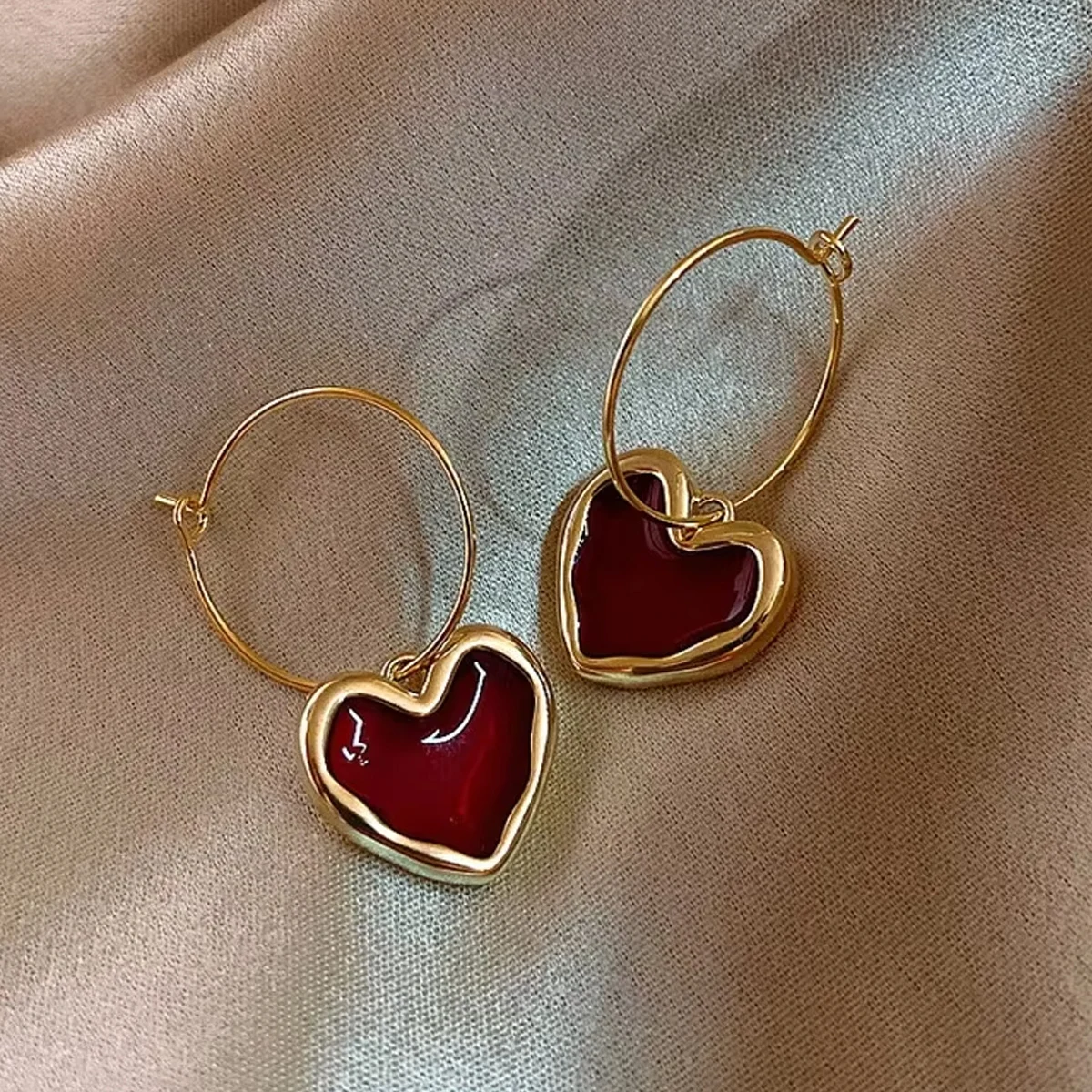 Exquisite Herz-Creolen für Frauen, schicker roter Kristallstein, goldfarben, kleine Ohrringe, süßer Urlaub, Hochzeit, Schmuck, Mädchen-Geschenk