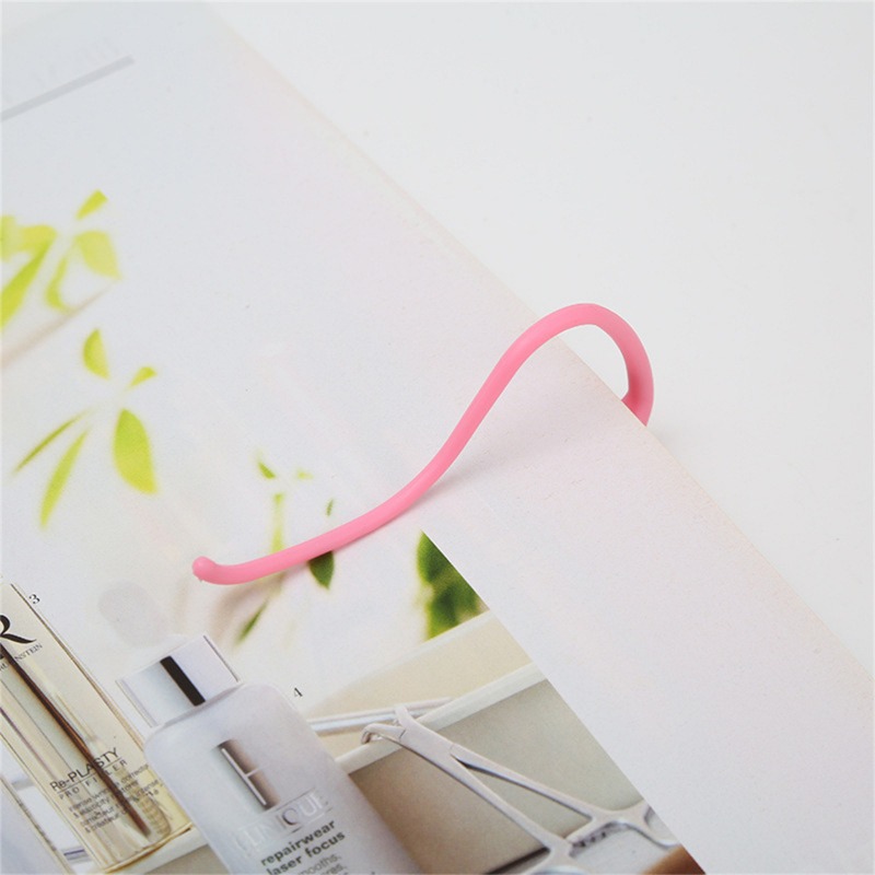 Creative Foldable Blue / Pink Plastic Book Page Stand Anti-autoturn-page Book fixed clip Student Bookmark Convenient Read Gadget