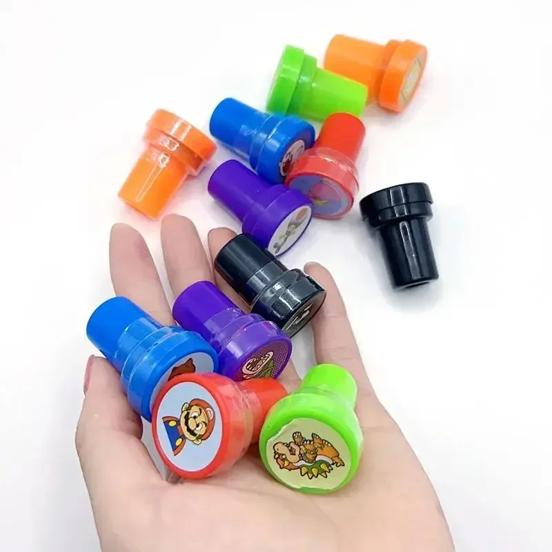 12 個スーパーマリオブラザーズ漫画おもちゃシグネットアニメパターンシールスタンパー絵画フォトアルバム装飾誕生日ギフト