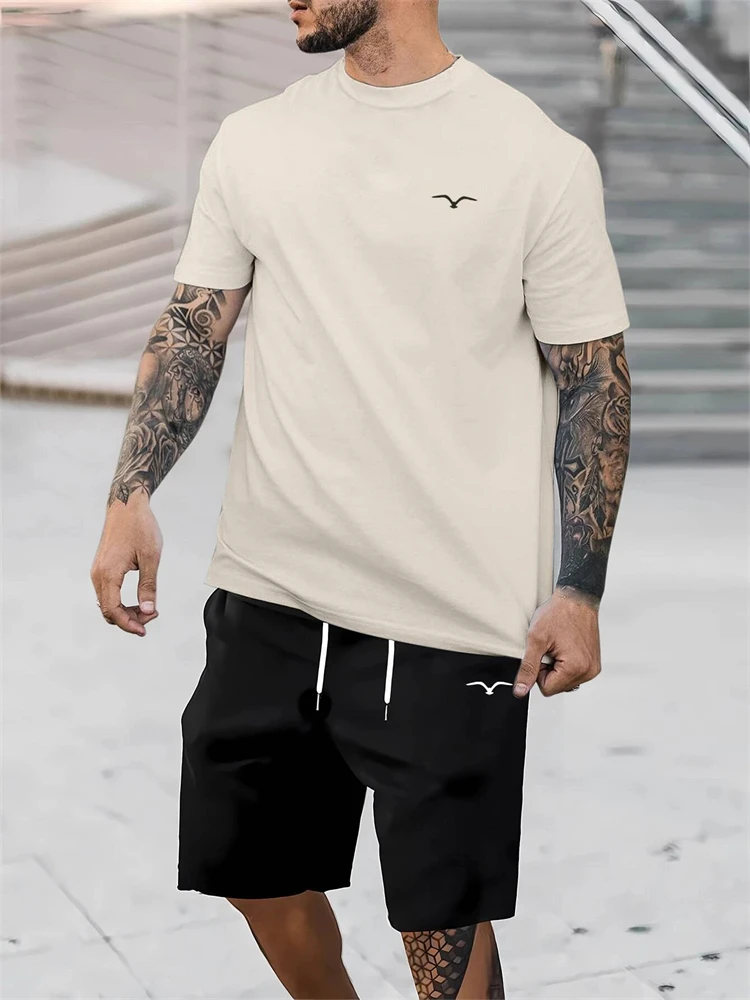 2024 新メンズカジュアル半袖ショーツ 2 ピースアーバンストリートファッション Tシャツショーツスーツメンズカモメロゴプリントトラックスーツ