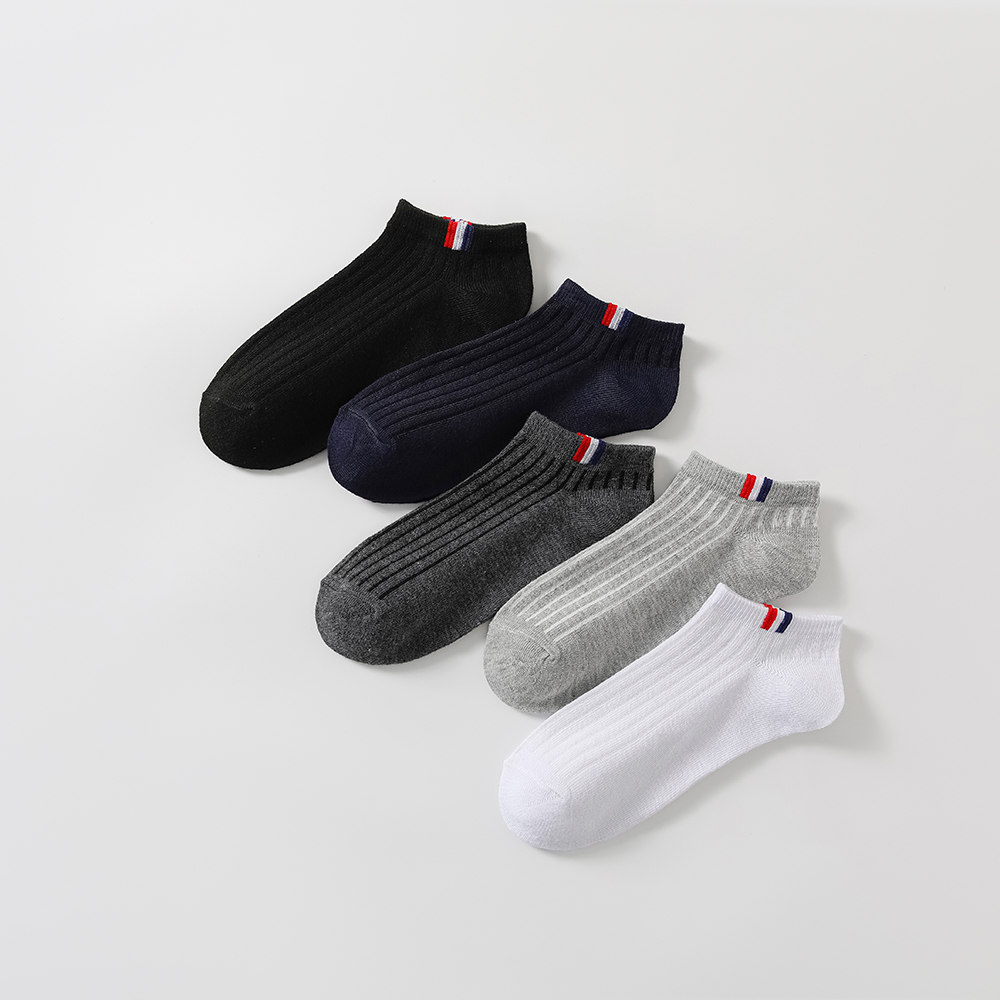 5 paia di calzini da barca da uomo alla moda versatili tinta unita etichetta laterale calzini casual che assorbono il sudore calzini invisibili da uomo d'affari