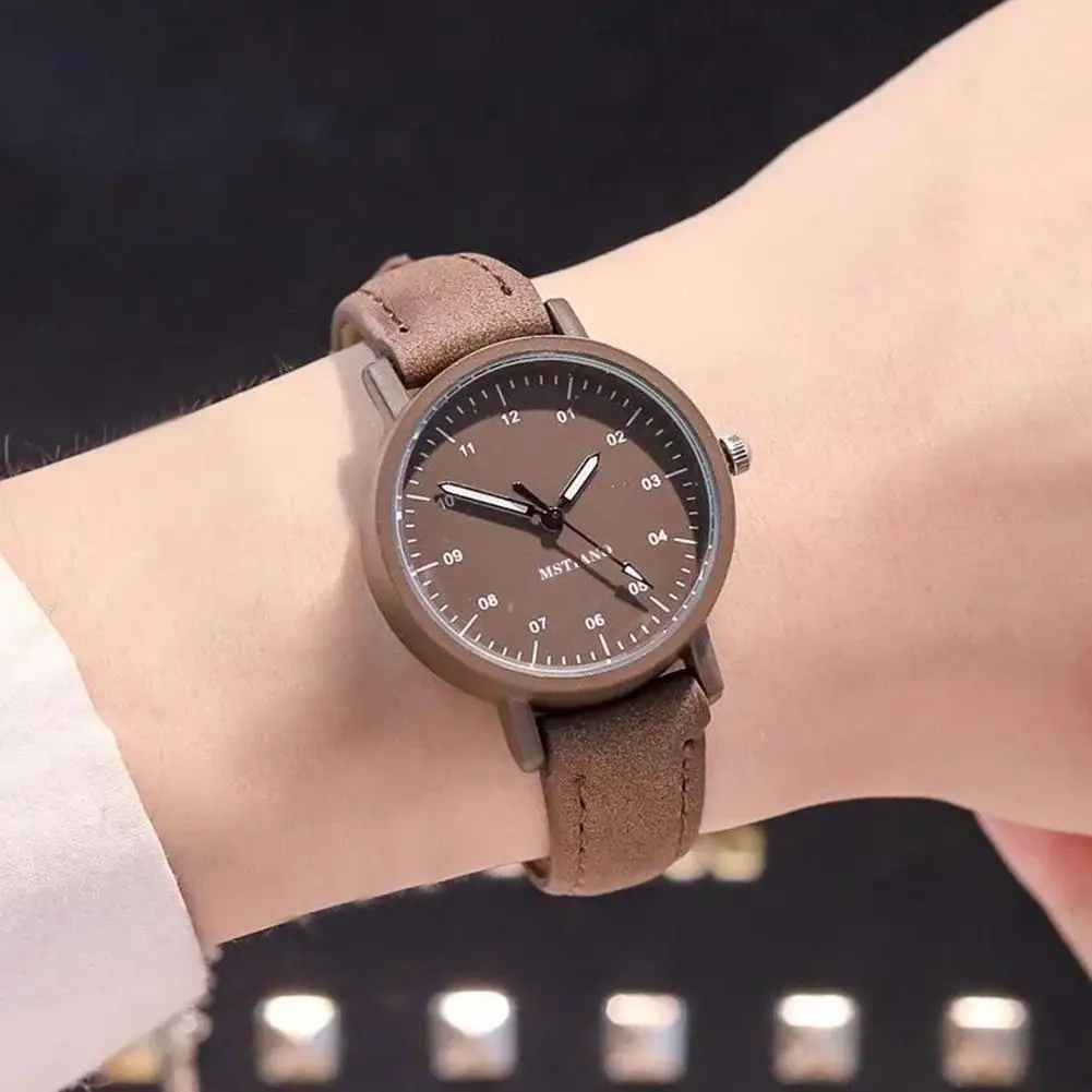 Reloj simulado para mujer, correa de cuero, reloj coreano para mujer, reloj de pulsera de cuarzo de estilo Simple a la moda, reloj de pulsera para mujer