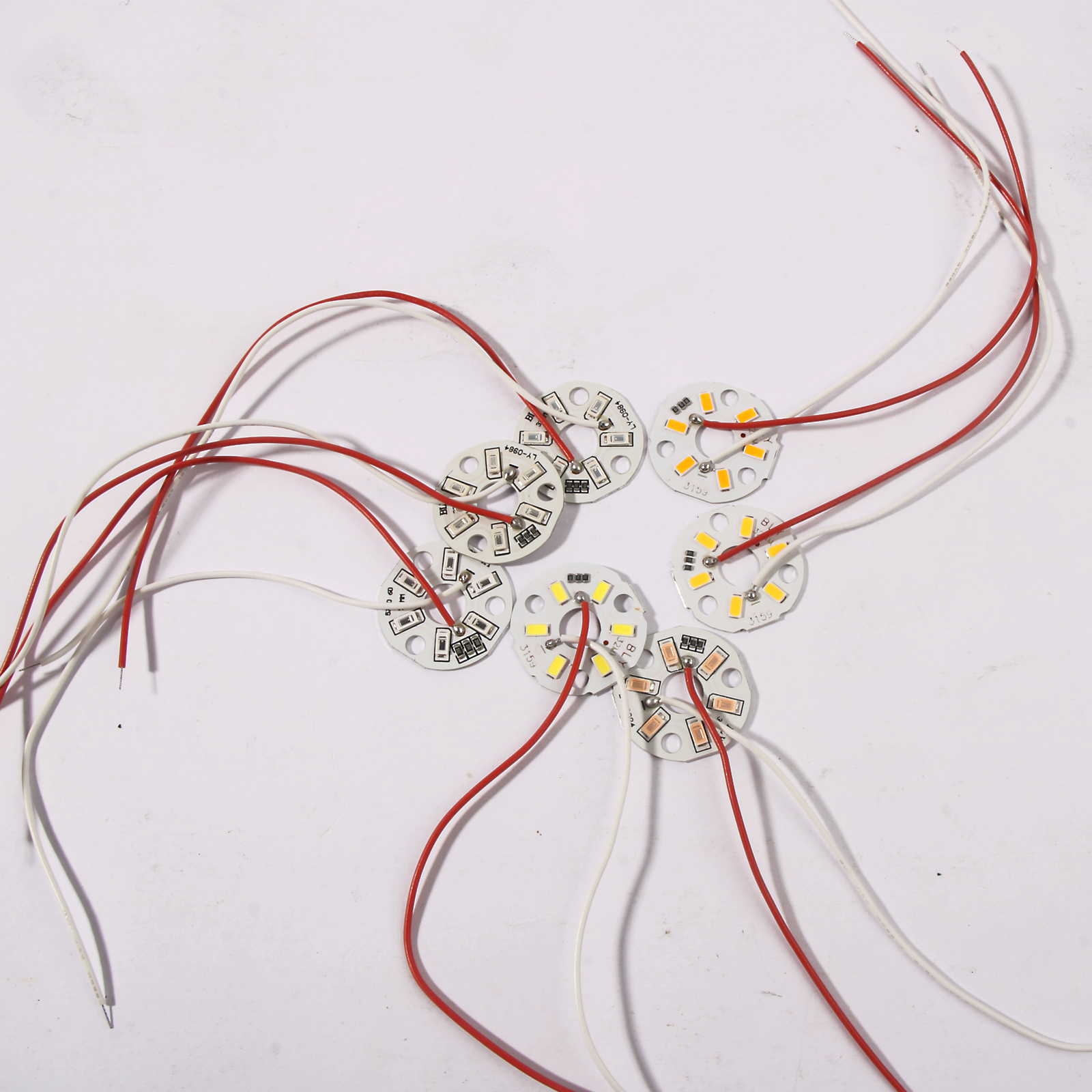 ลูกปัดชิป LED 5ชิ้น3W อุปกรณ์ติดตั้งพื้นผิวหลอดไฟพร้อมสายเคเบิล20ซม. สีขาวสีเขียวสีน้ำเงินสีเหลืองสีม่วงสีแดง