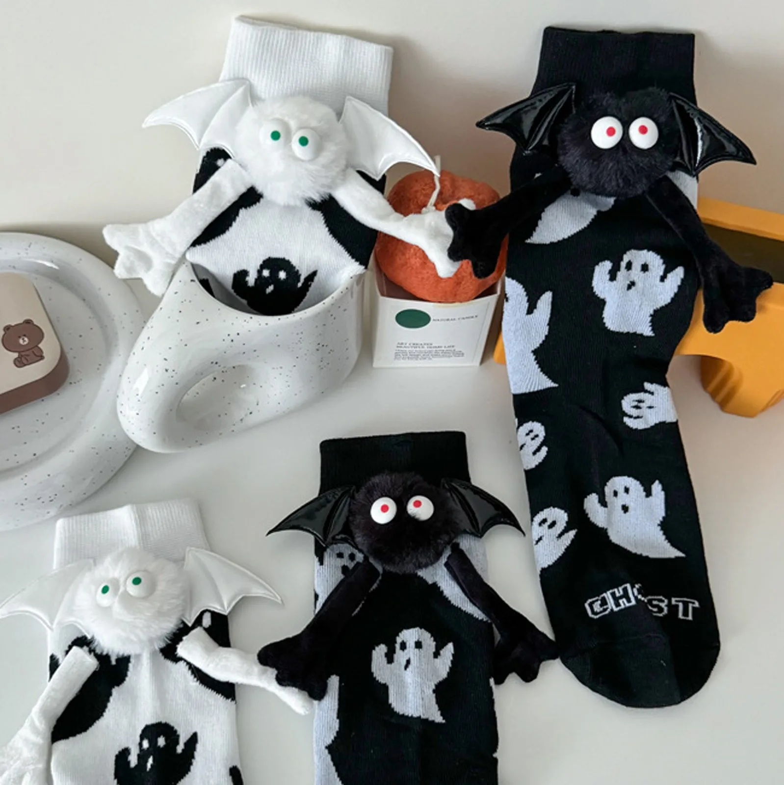Calcetines de Halloween para mujer, lindos calcetines sin mano magnéticos y calcetines de dibujos animados de tubo medio de fantasma blanco, calcetines divertidos uuсп mgaй аниnikkol