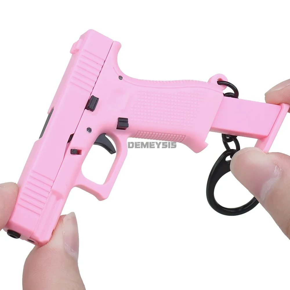 Mini G45 Pistol Shaped Keychain Charm Realistic Model Removable Magazine Miniature Helmet Model Beer Bottle Opener Keyring Gifts