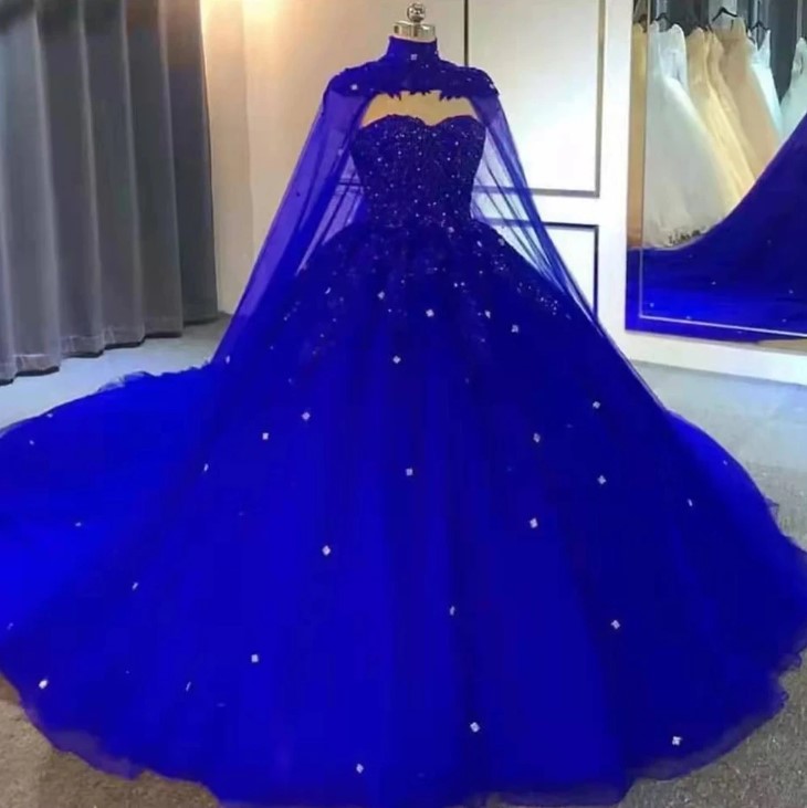 ชุดเดรสชุดไปงานเต้นรำ Quinceanera สำหรับงานเลี้ยงวันเกิด15ปีประดับด้วยลูกปัดชุดกระโปรงเจ้าหญิงสำหรับงานเลี้ยงวันเกิด